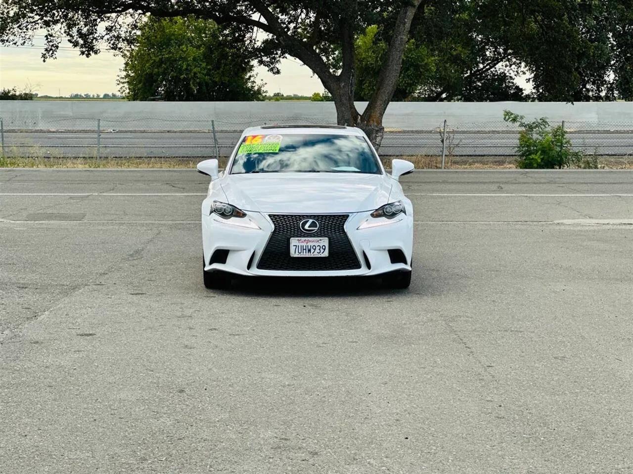 Lexus IS  2016