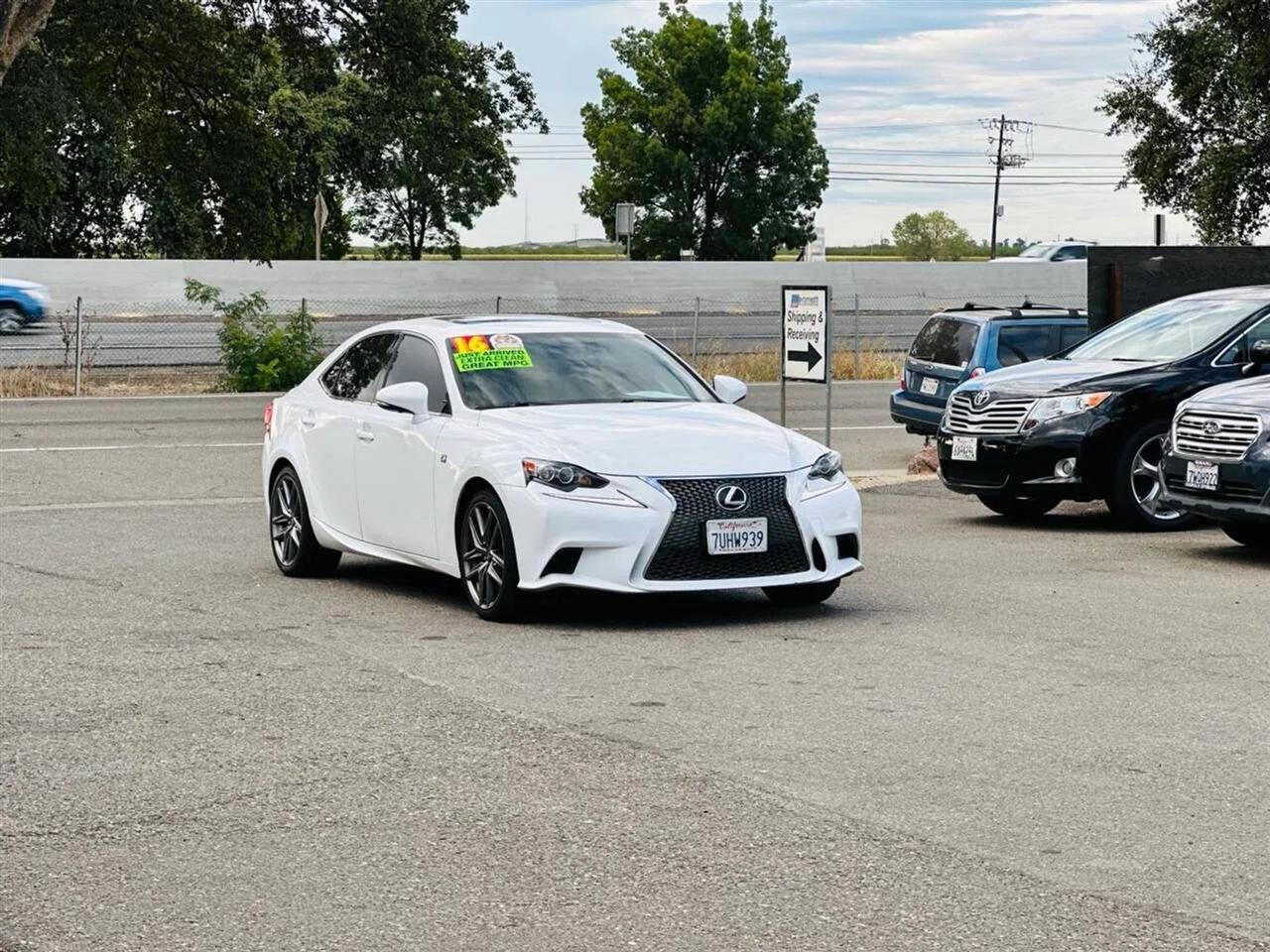 Lexus IS  2016