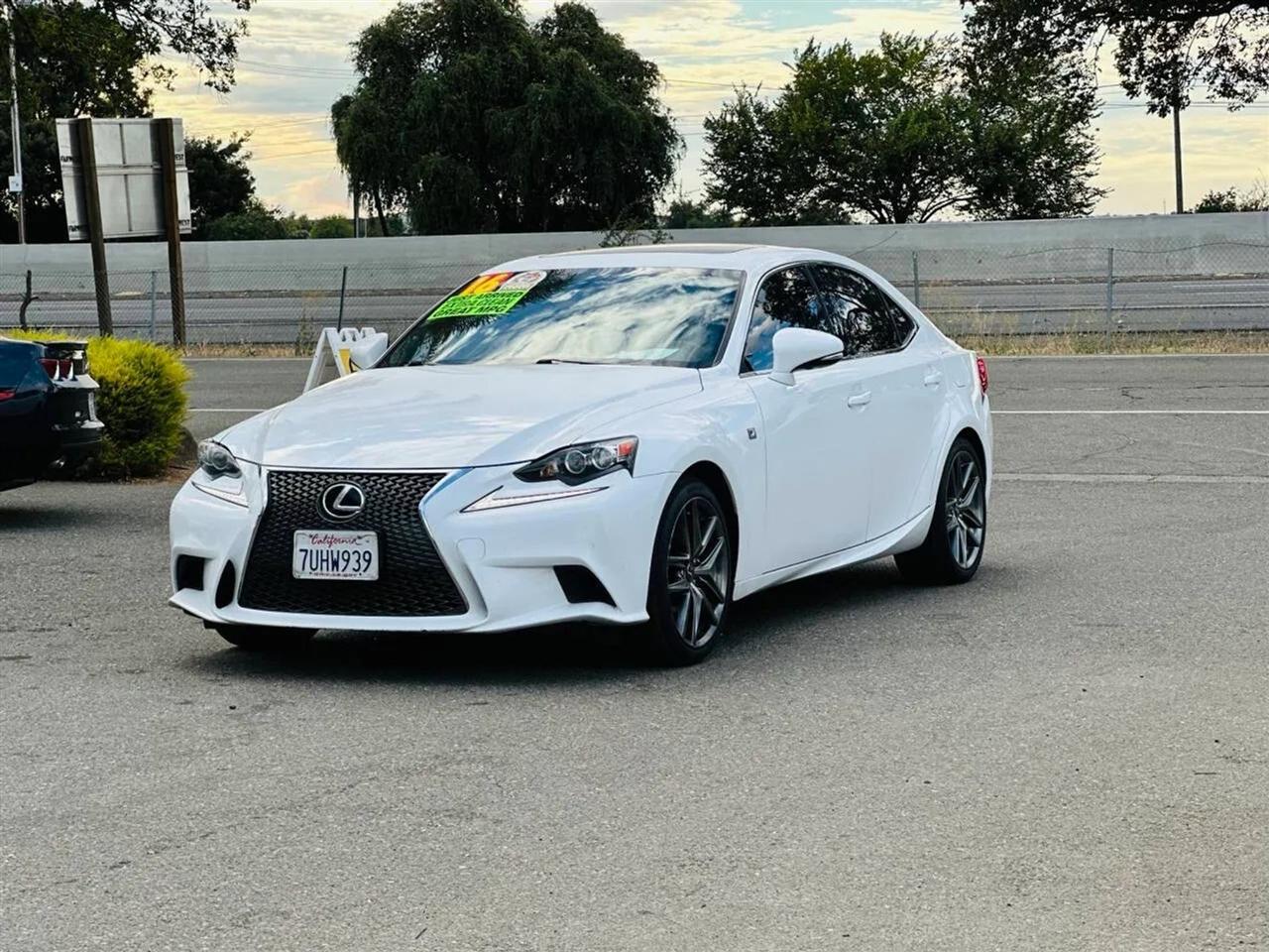 Lexus IS  2016