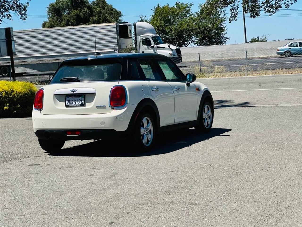 MINI Cooper  2015