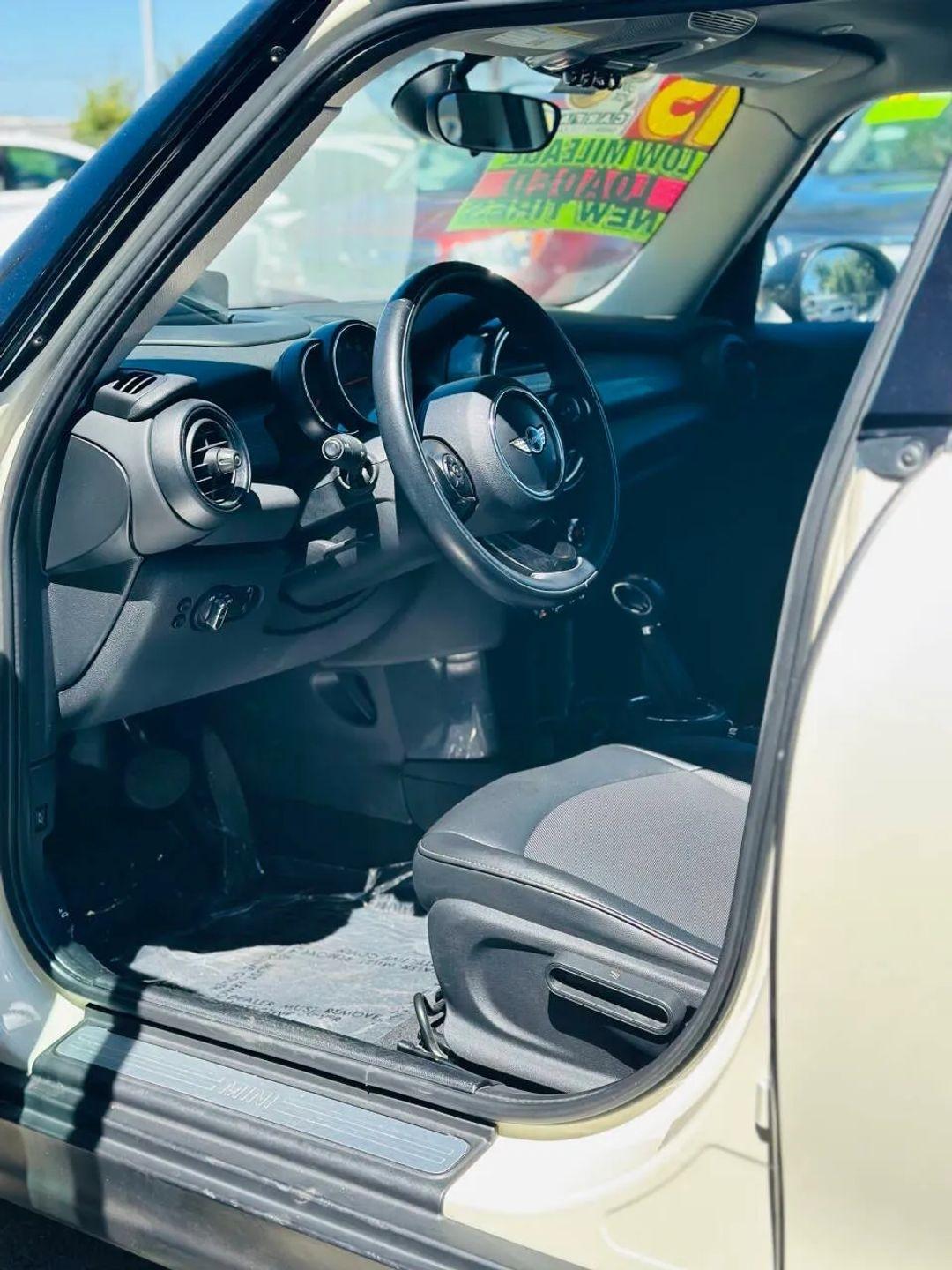 MINI Cooper  2015