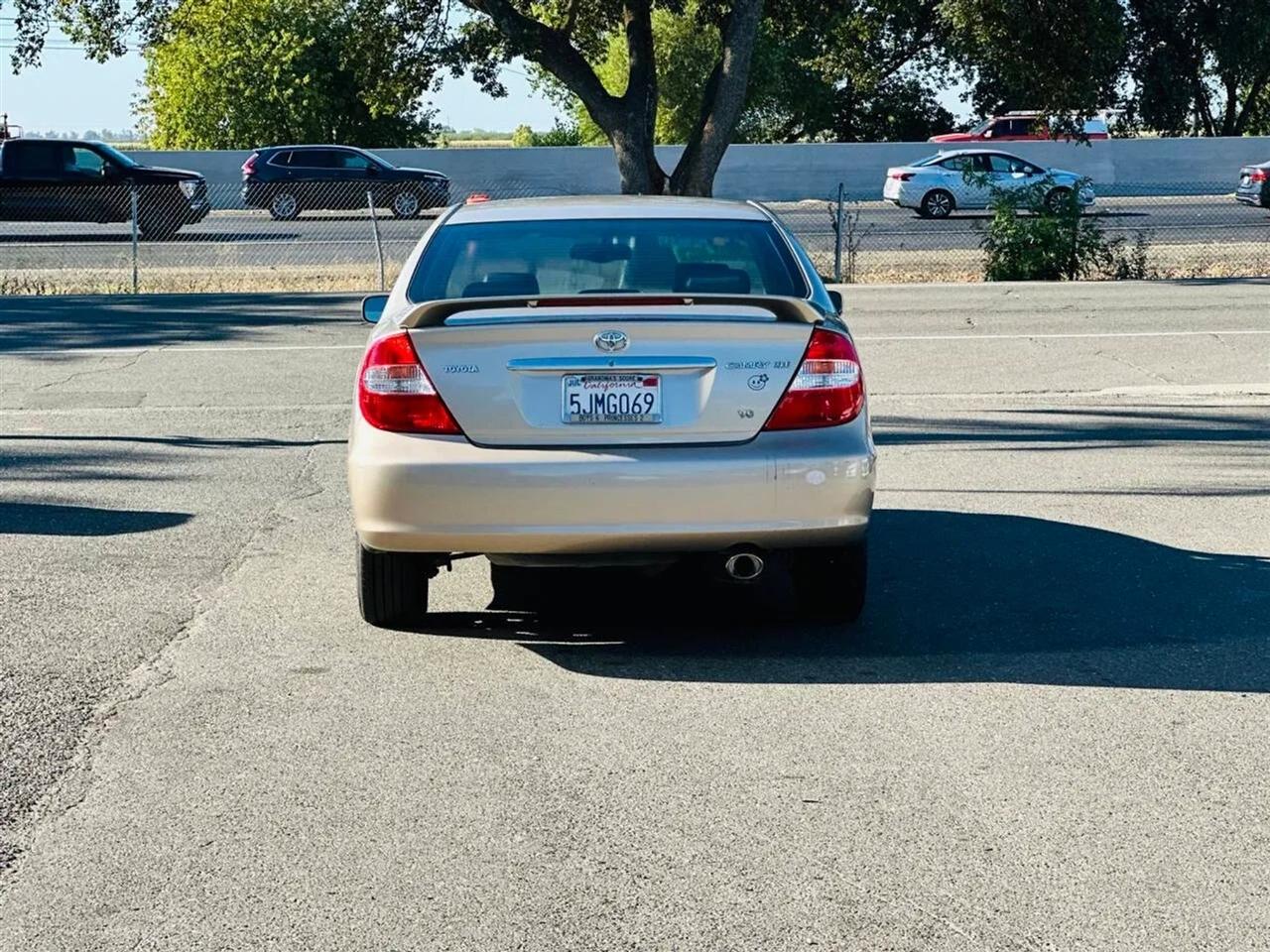Toyota Camry  2004