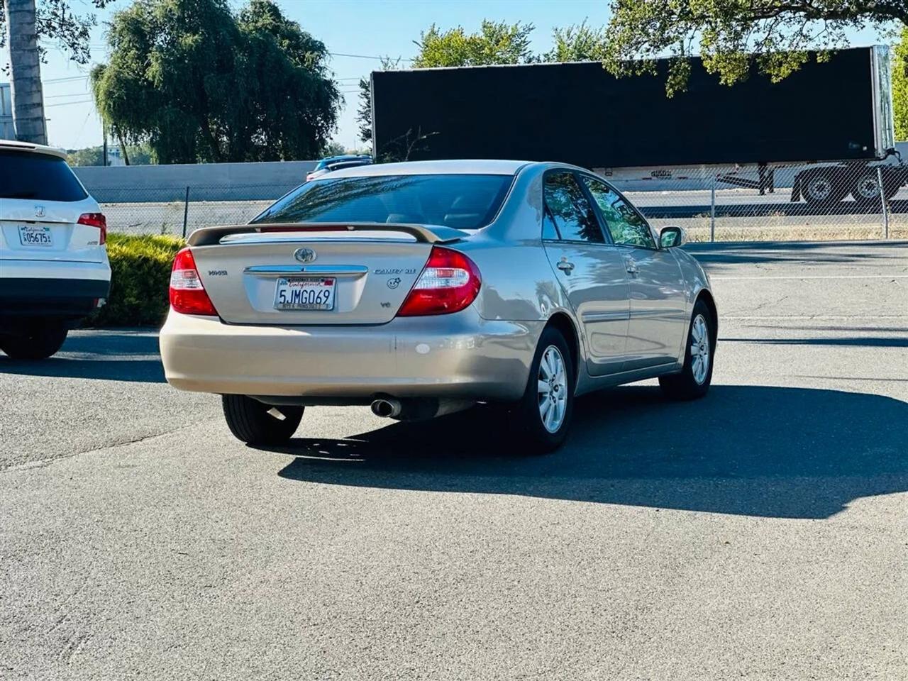 Toyota Camry  2004