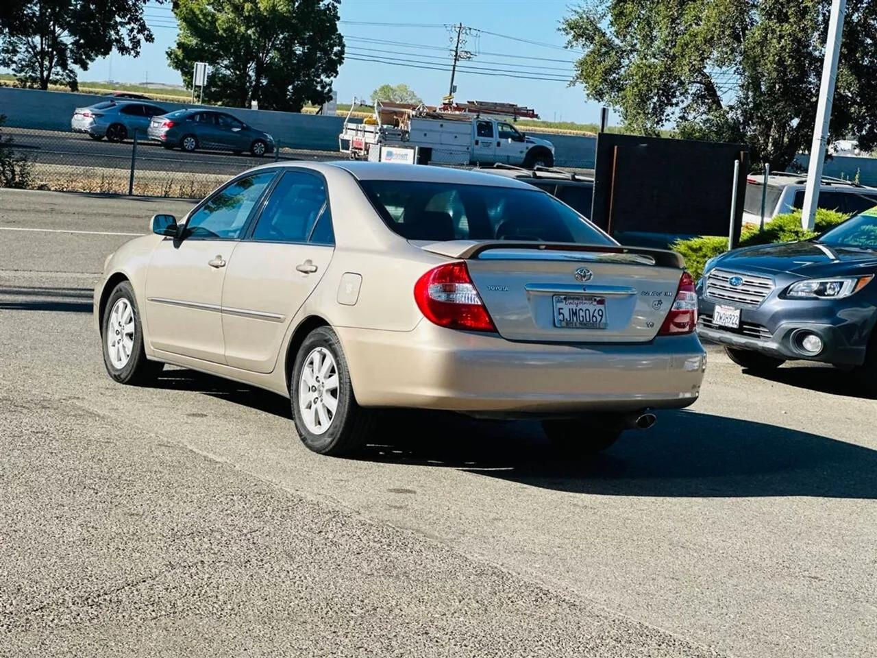Toyota Camry  2004