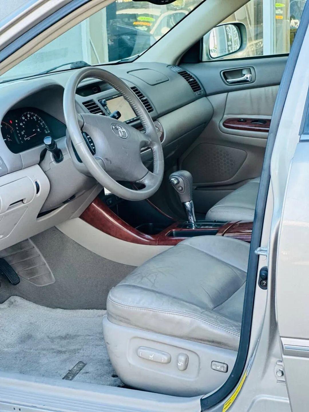 Toyota Camry  2004