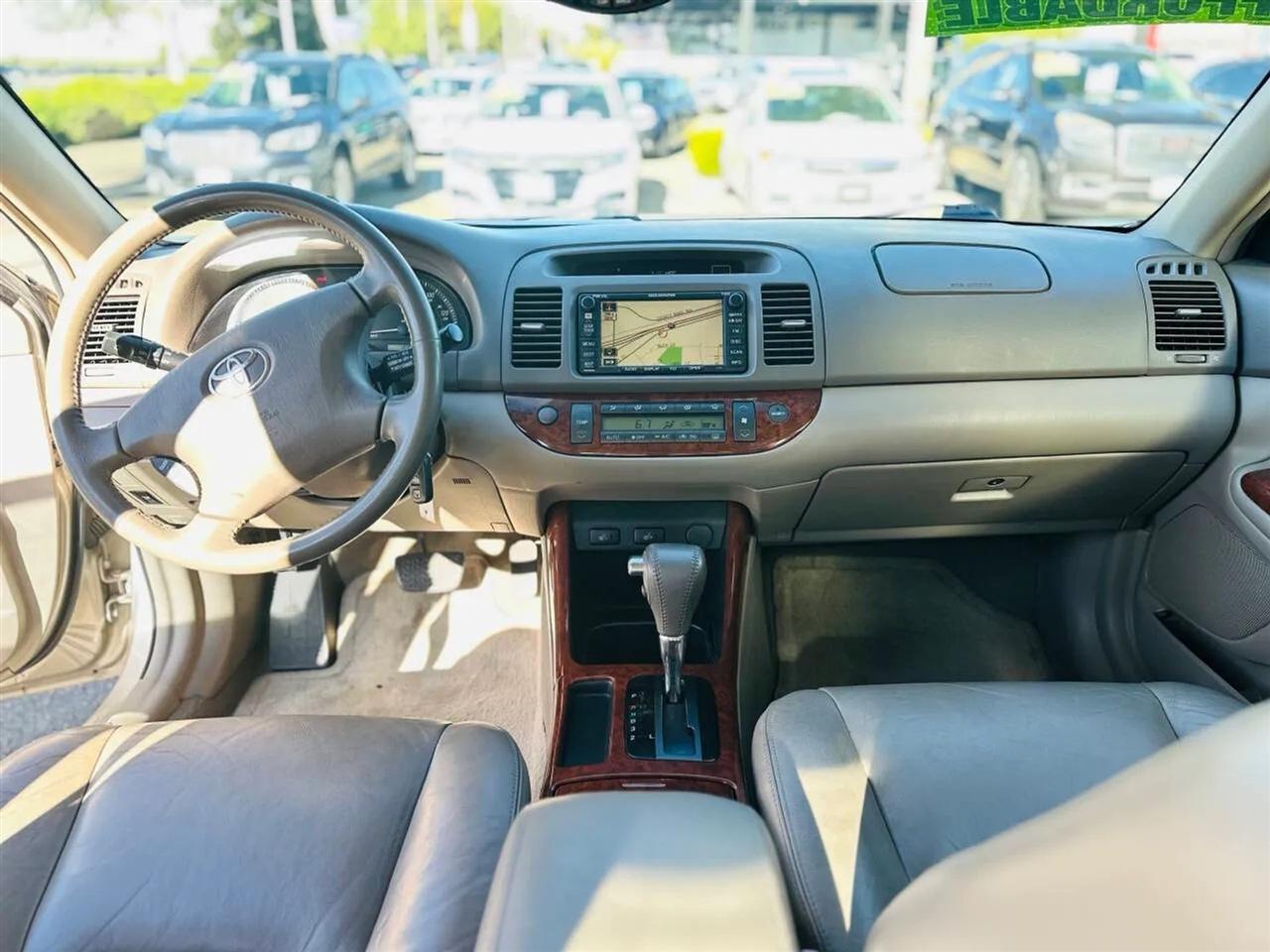 Toyota Camry  2004