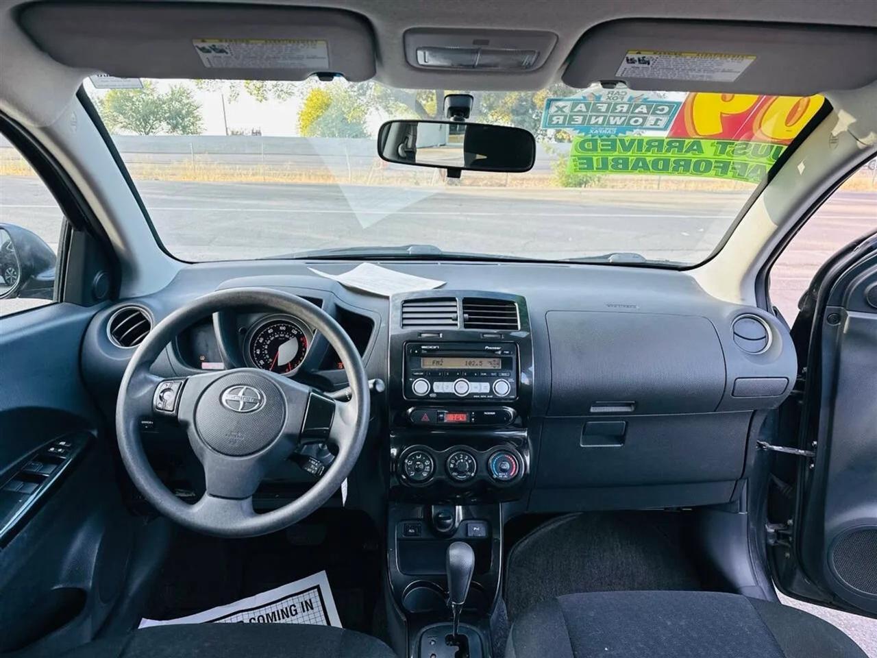 Scion xD  2009