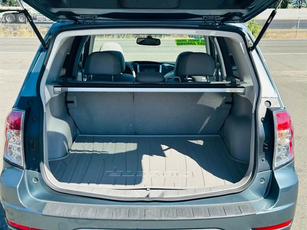 Subaru Forester  2010