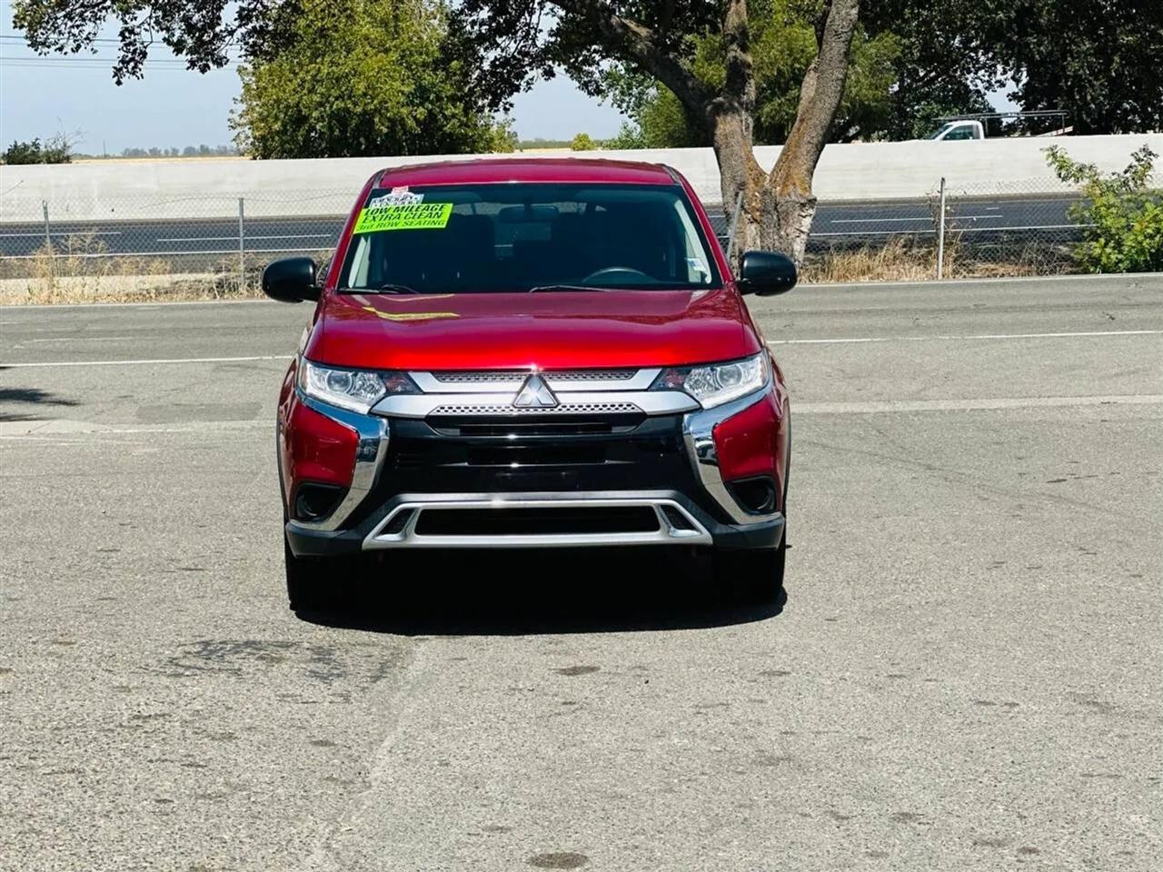 Mitsubishi Outlander  2020