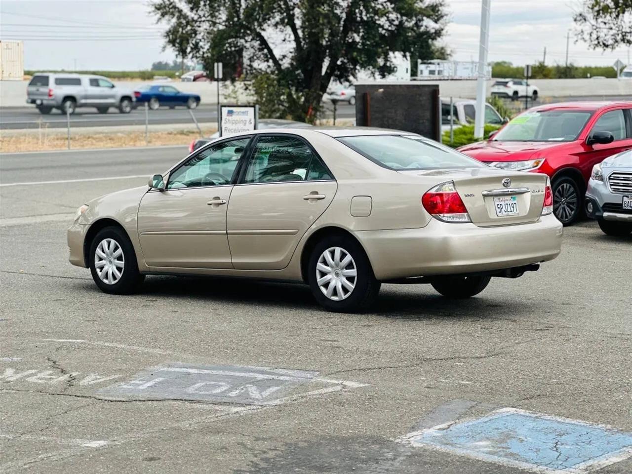Toyota Camry  2005