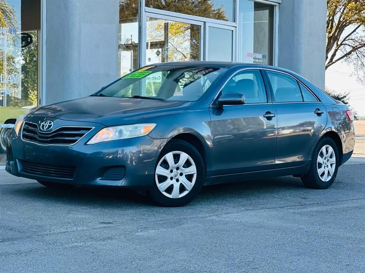 Toyota Camry  2010