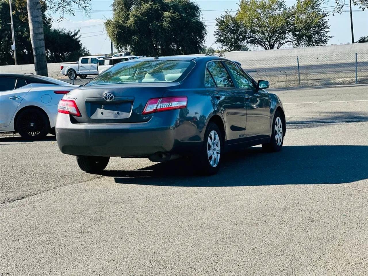 Toyota Camry  2010