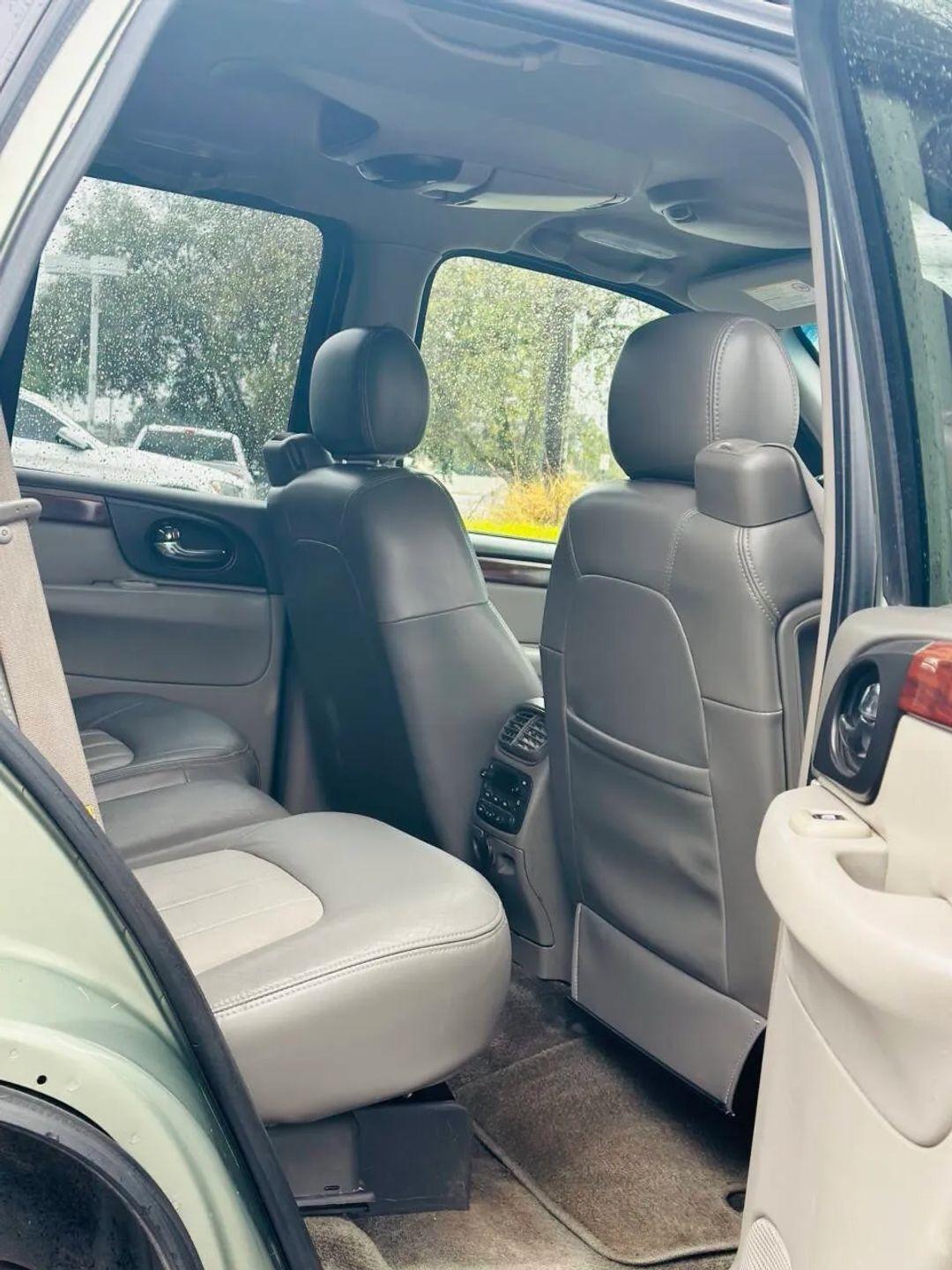GMC Envoy  2003