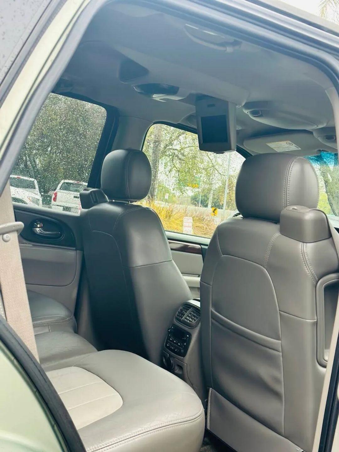 GMC Envoy  2003