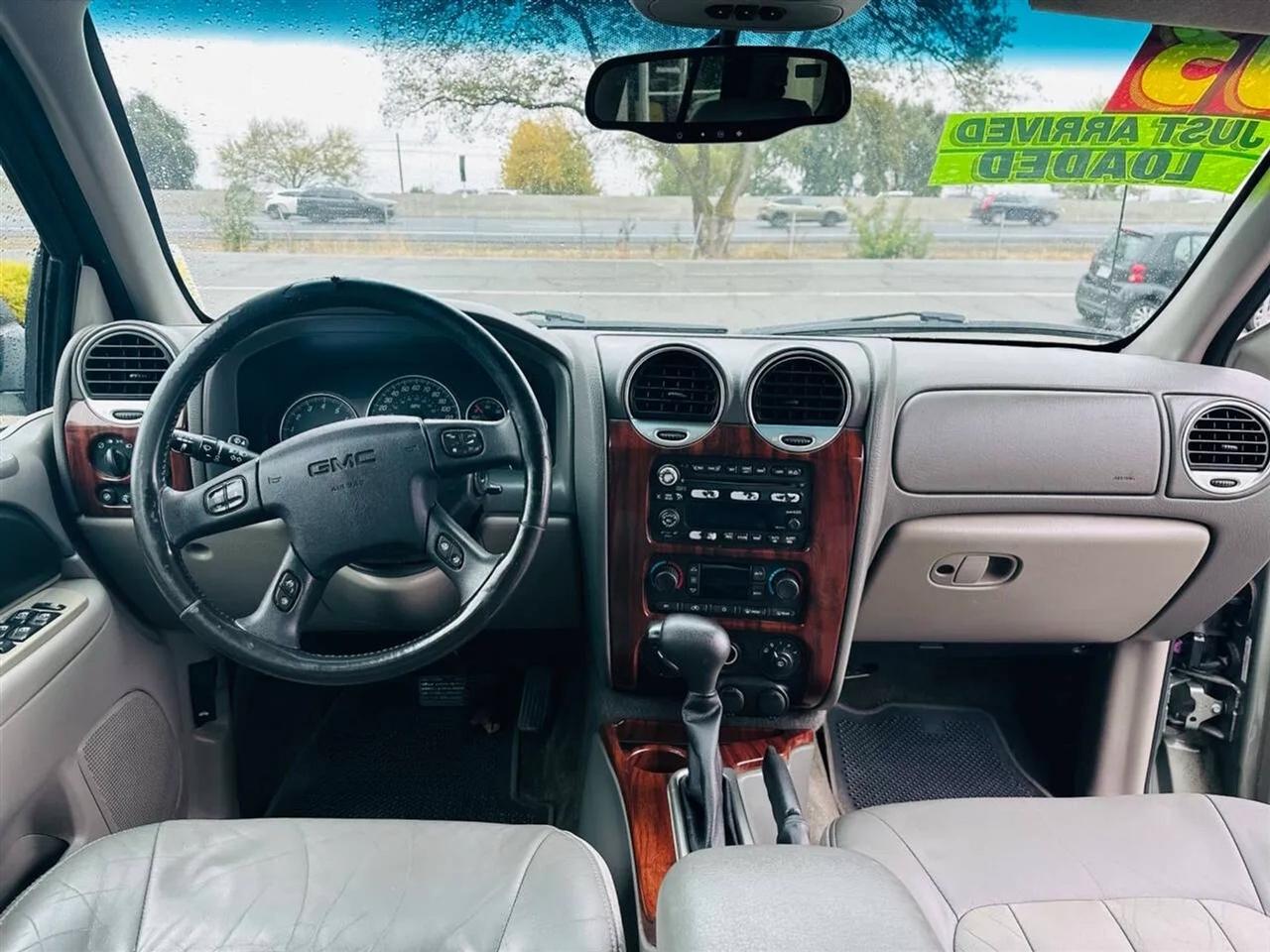 GMC Envoy  2003