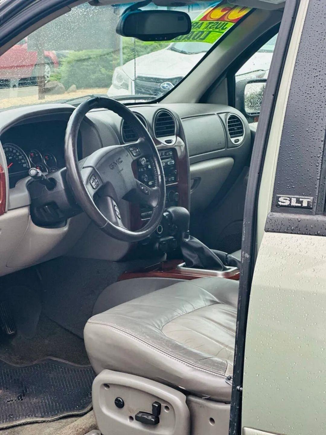 GMC Envoy  2003