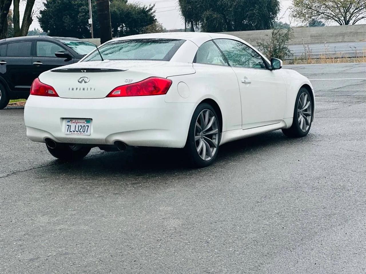 Infiniti G Convertible  2009