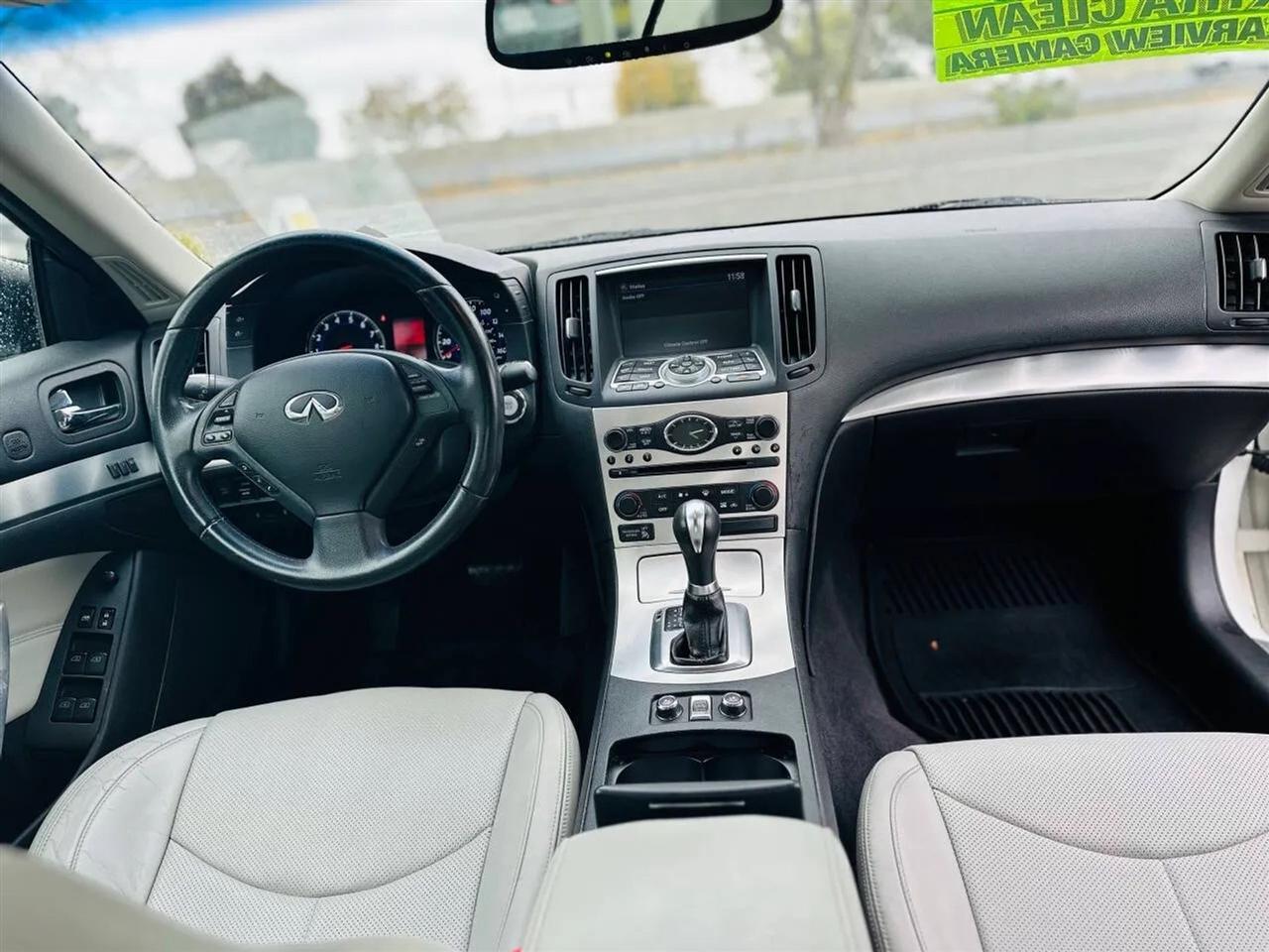 Infiniti G Convertible  2009
