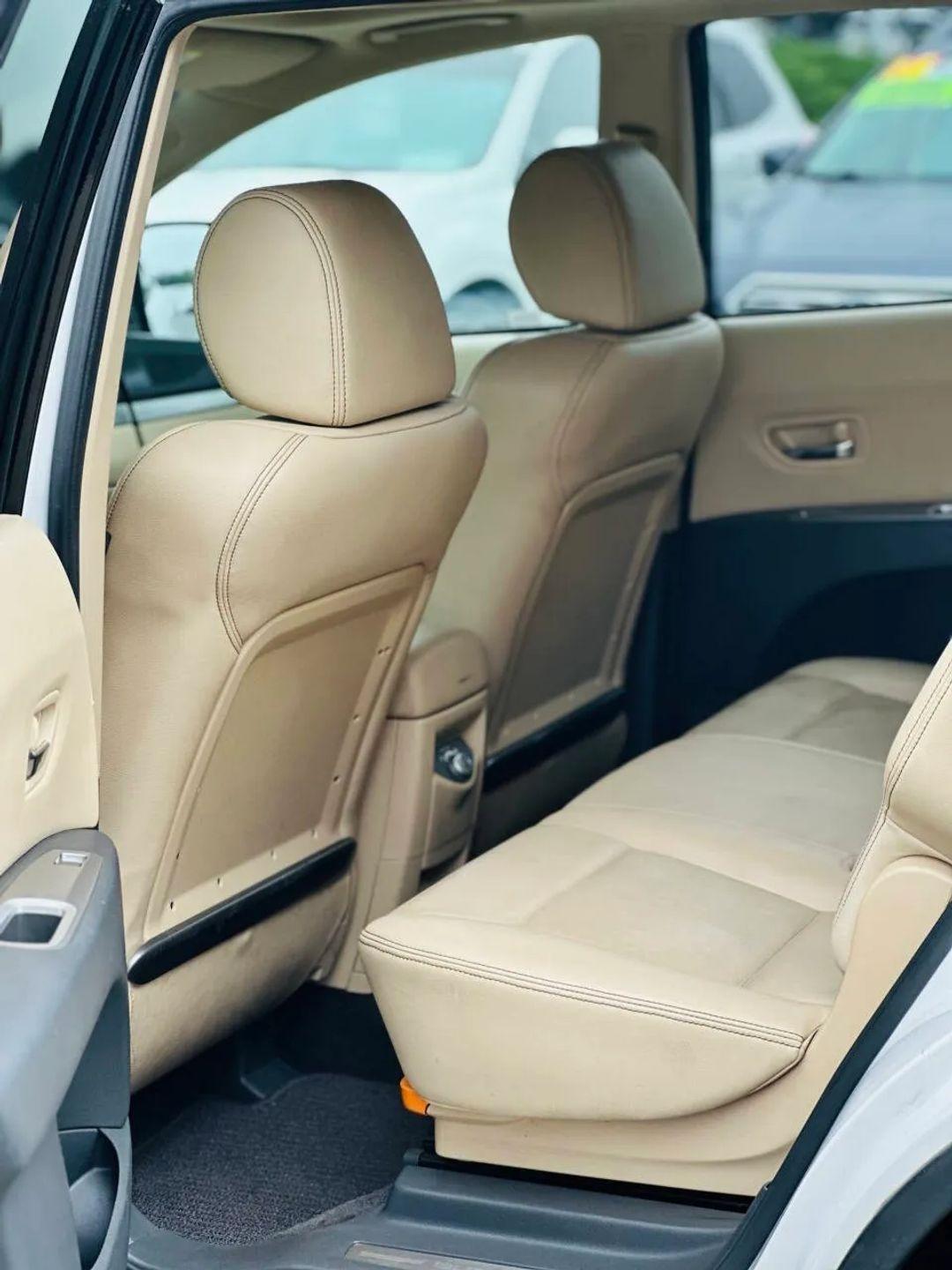 Subaru Tribeca  2011