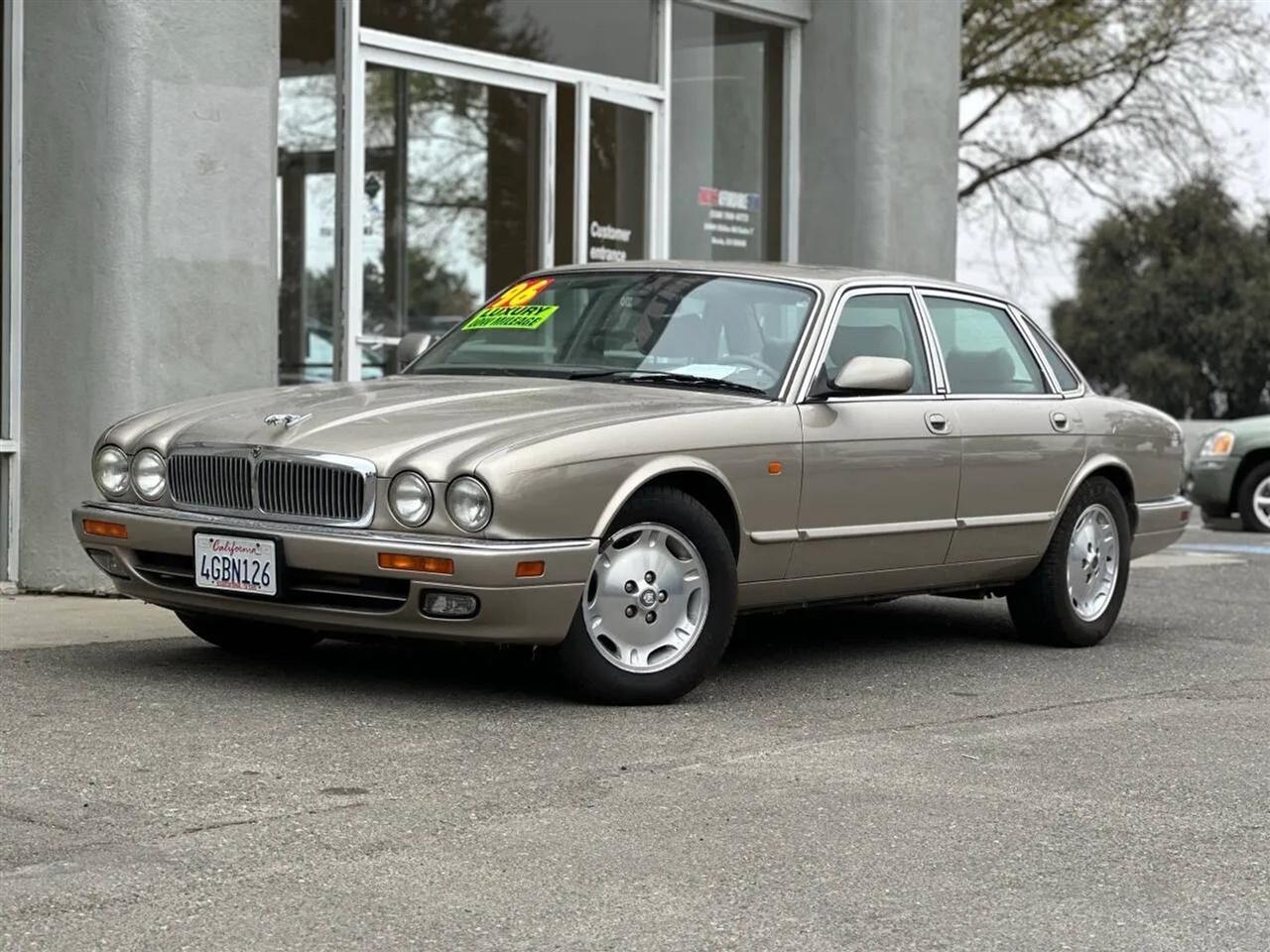 Jaguar XJ Sedan  1996