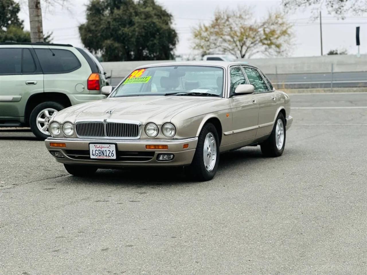 Jaguar XJ Sedan  1996
