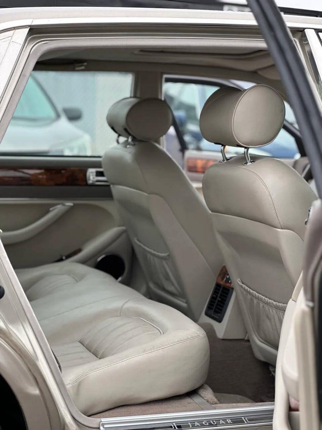 Jaguar XJ Sedan  1996