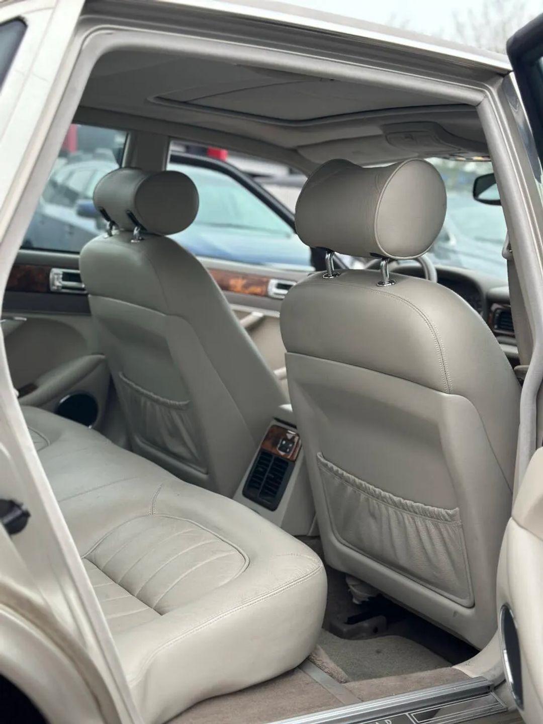 Jaguar XJ Sedan  1996
