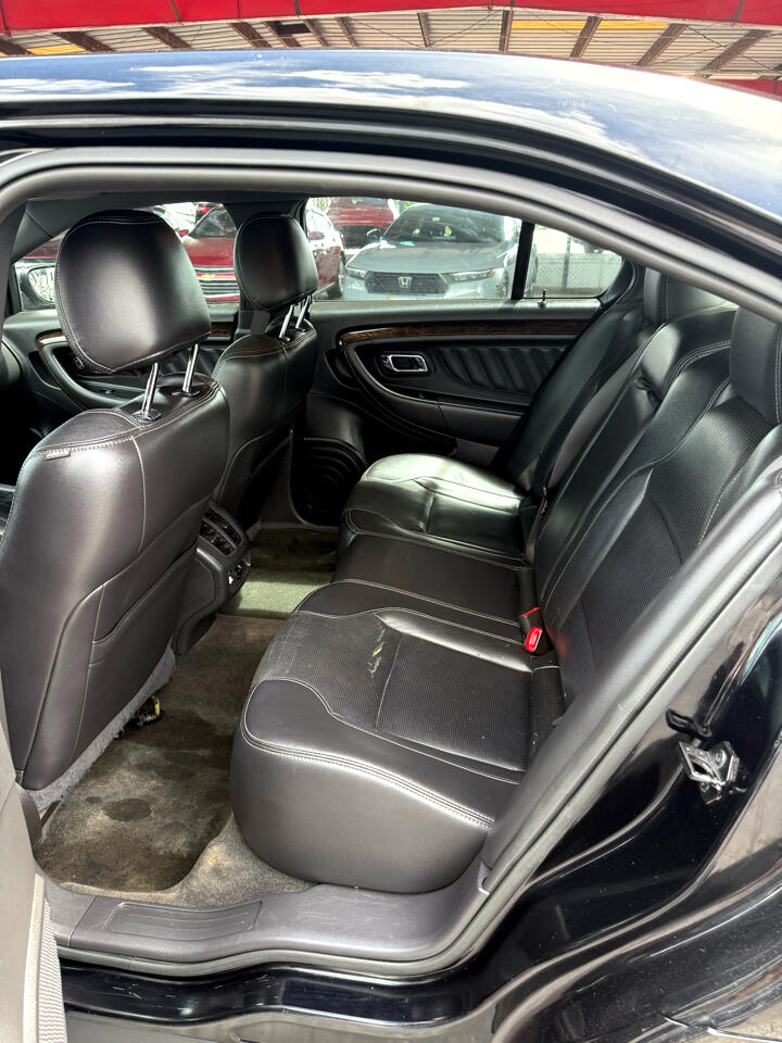 Ford Taurus Limited FWD 2017