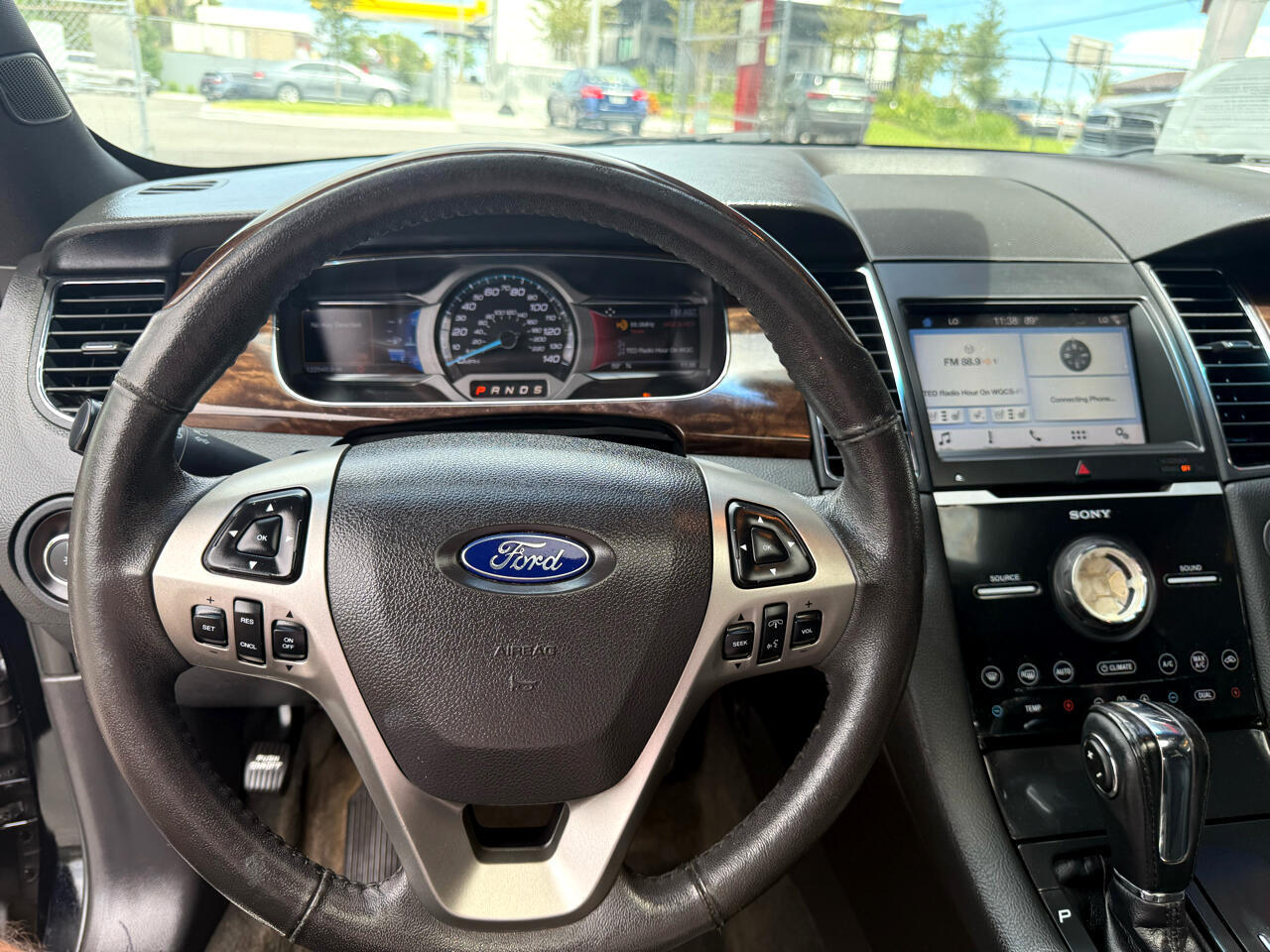 Ford Taurus Limited FWD 2017