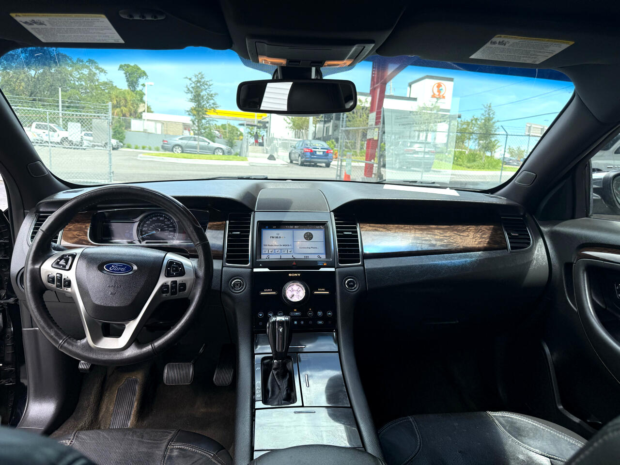 Ford Taurus Limited FWD 2017