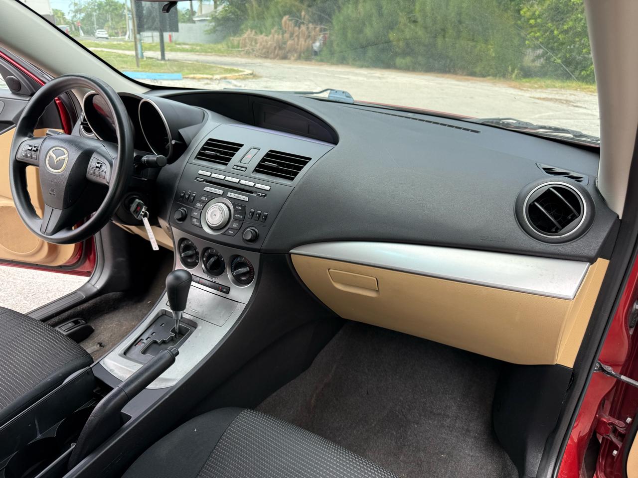 2010 Mazda MAZDA3 i Touring - Photo 11