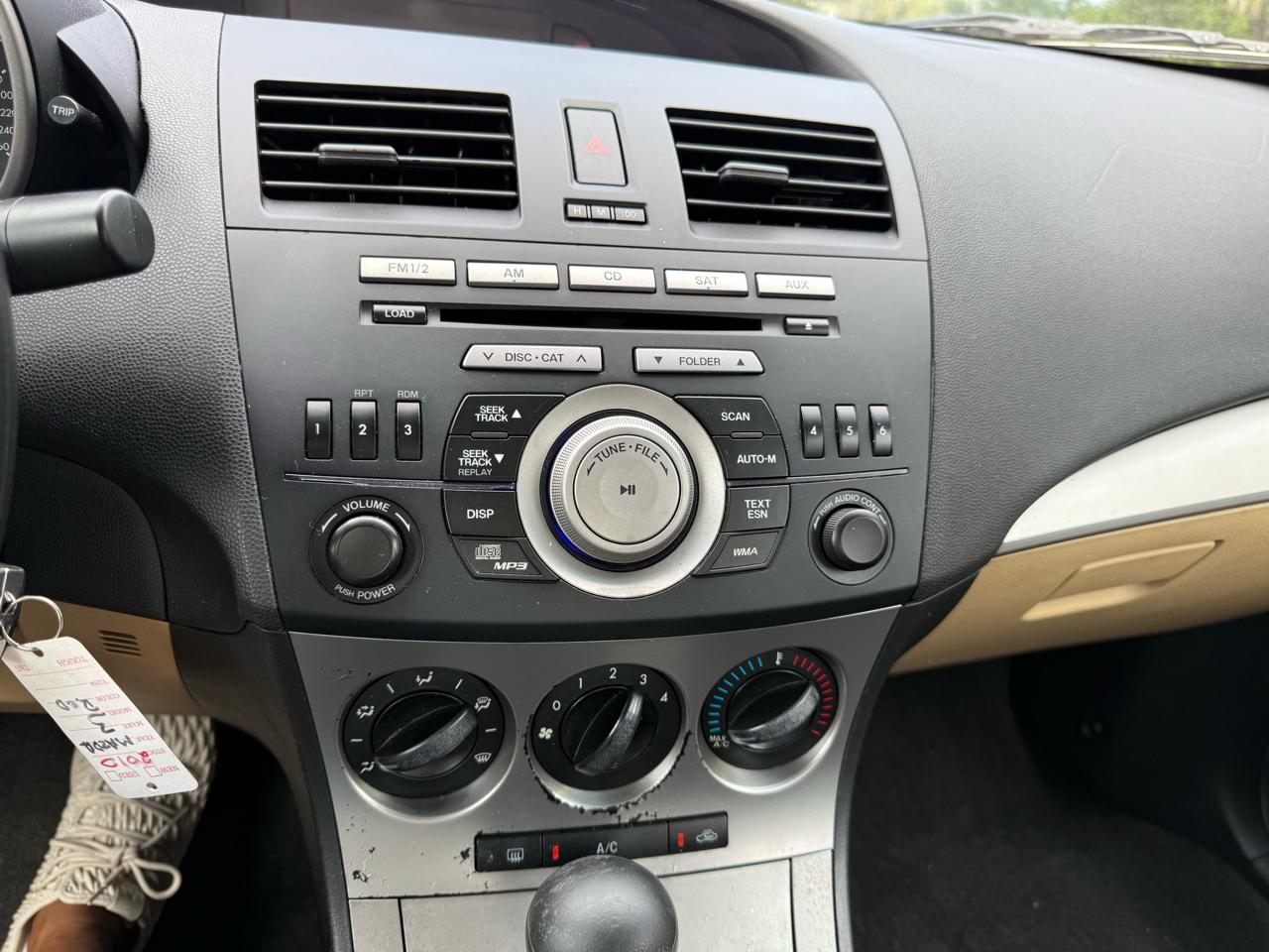 2010 Mazda MAZDA3 i Touring - Photo 19