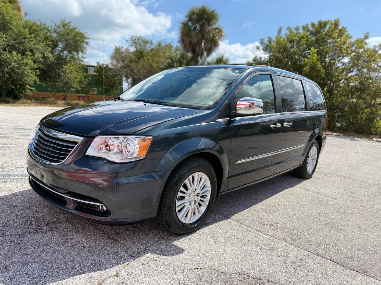 2014 Chrysler Town & Country Limited