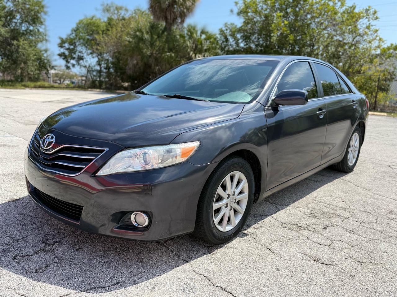 2011 Toyota Camry XLE V6 6-Spd AT