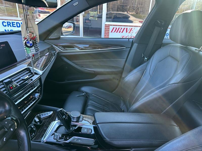 BMW 5-Series 530i xDrive 2019