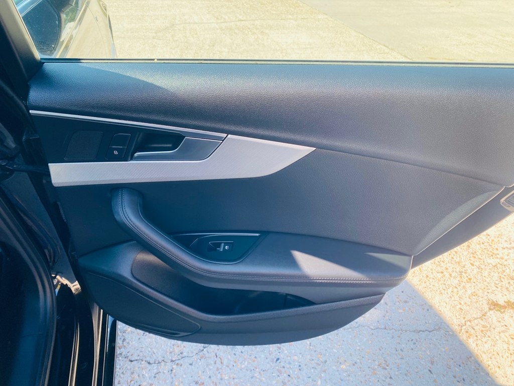 Audi A4 2.0 TFSI Premium Plus quattro 7A 2019 Audi A4 2.0 TFSI Premium Plus quattro 7A 2019