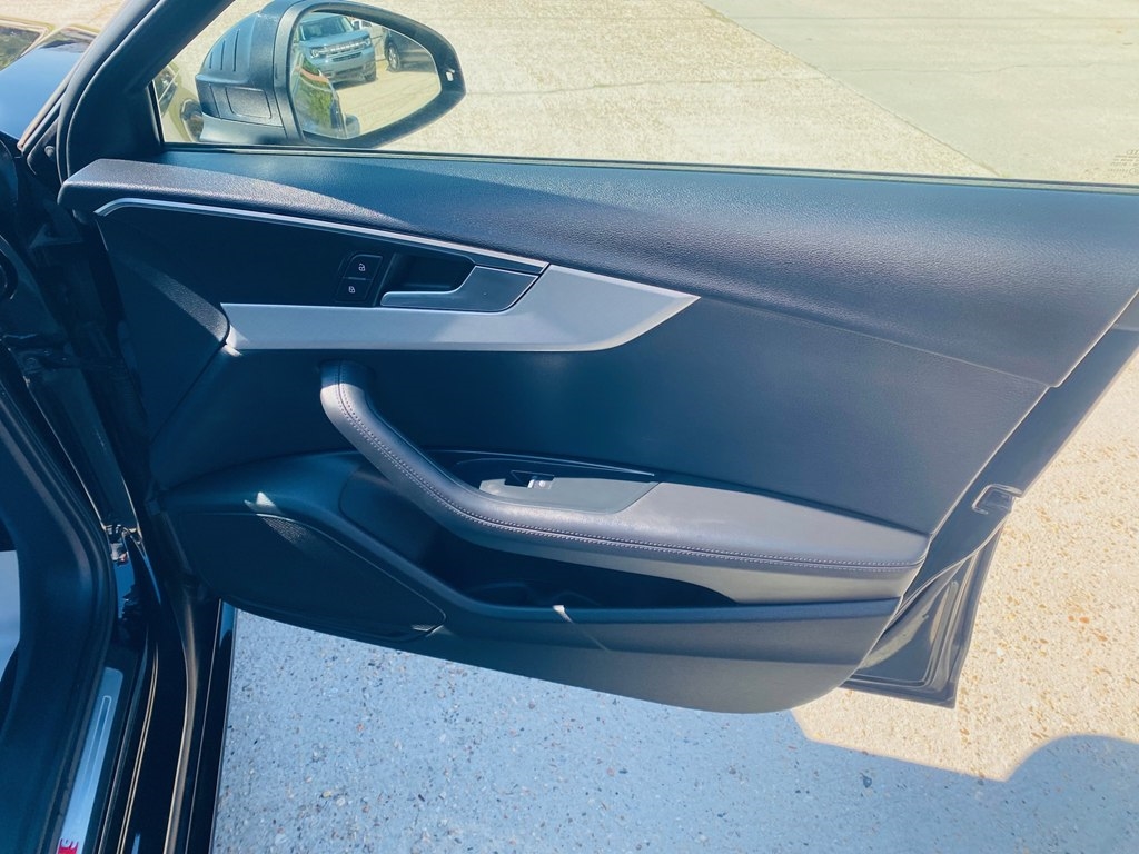 Audi A4 2.0 TFSI Premium Plus quattro 7A 2019 Audi A4 2.0 TFSI Premium Plus quattro 7A 2019