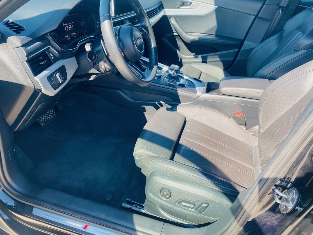 Audi A4 2.0 TFSI Premium Plus quattro 7A 2019 Audi A4 2.0 TFSI Premium Plus quattro 7A 2019
