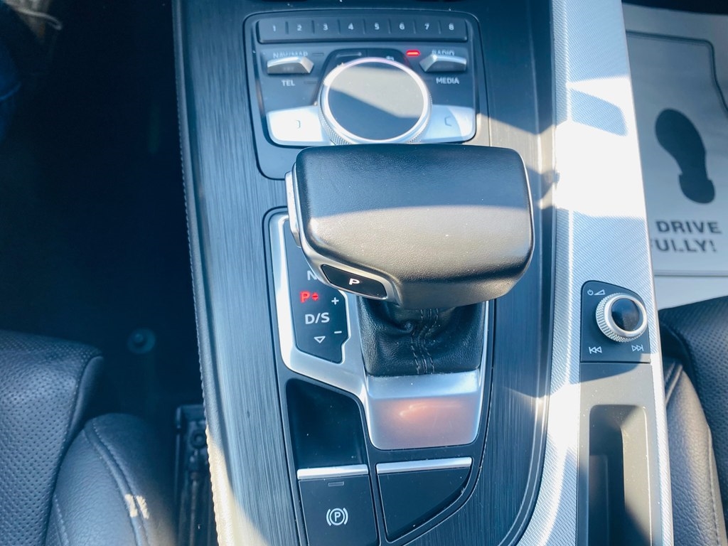 Audi A4 2.0 TFSI Premium Plus quattro 7A 2019 Audi A4 2.0 TFSI Premium Plus quattro 7A 2019