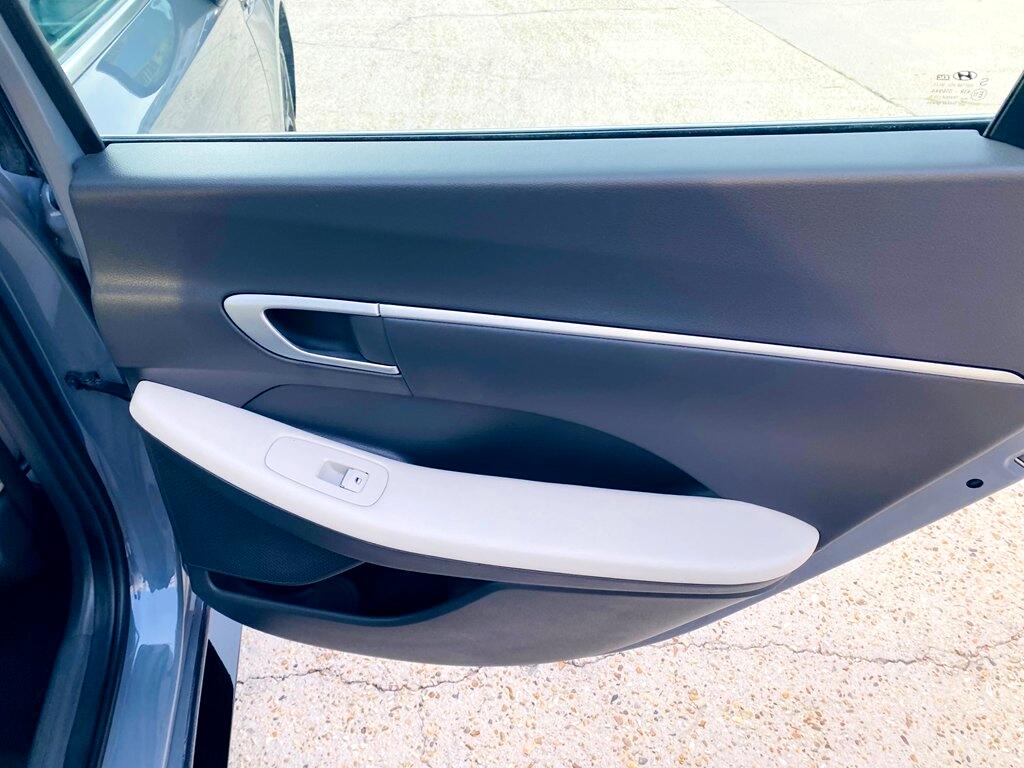 Hyundai Sonata SEL 2025