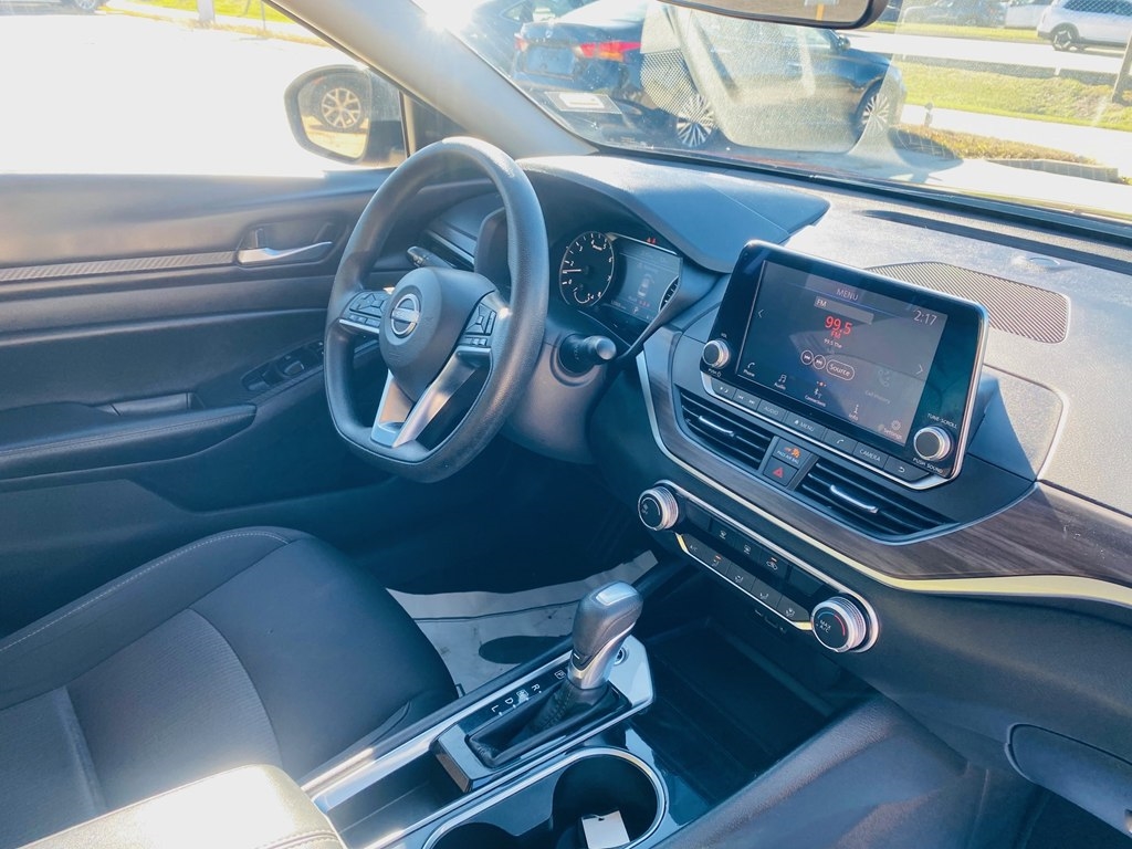 Nissan Altima 2.5 SV 2024