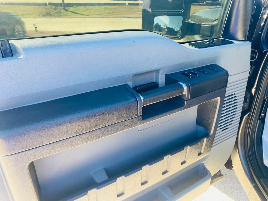 Ford F-250 SD XL Crew Cab 4WD 2016