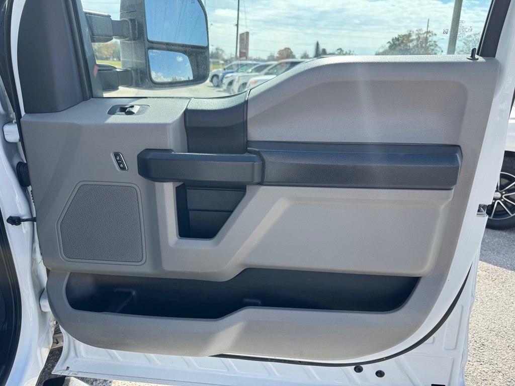 Ford F-250 SD XL Crew Cab 4WD 2022