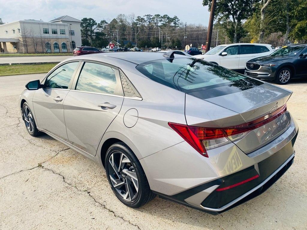 Hyundai Elantra SEL Convenience 2025