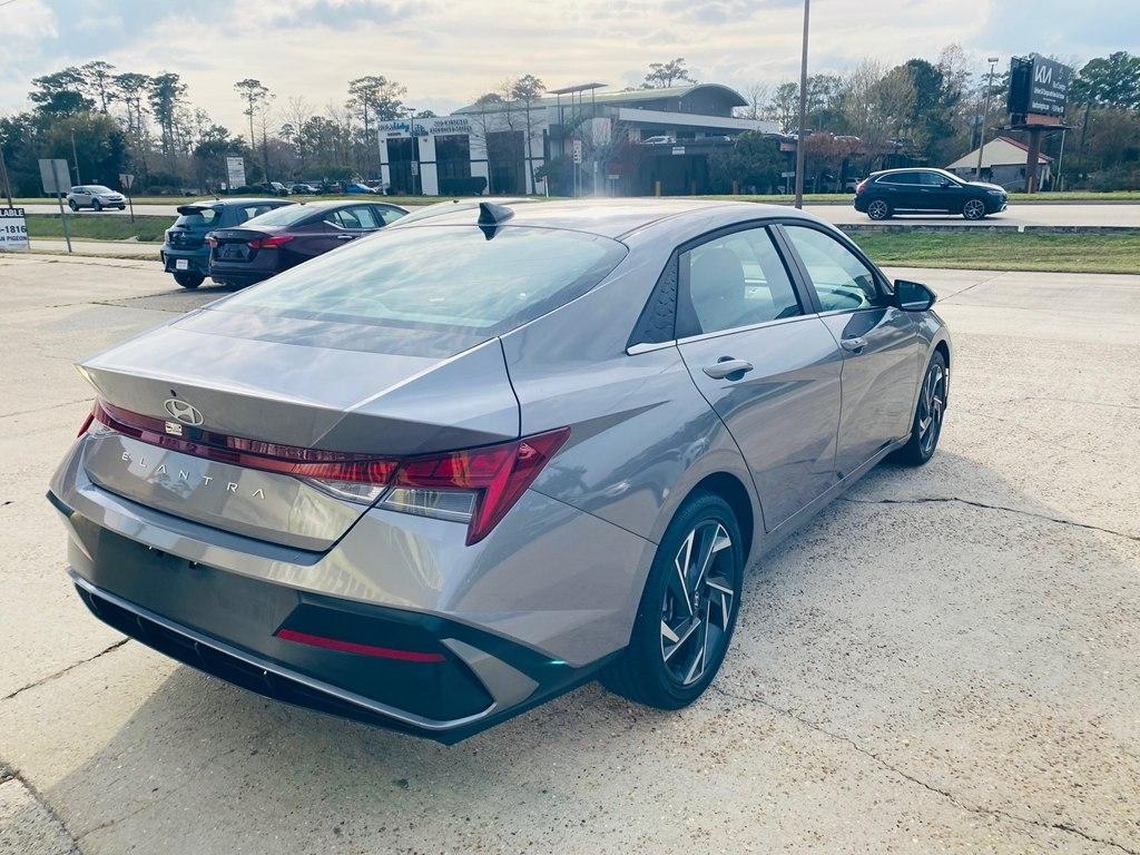 Hyundai Elantra SEL Convenience 2025