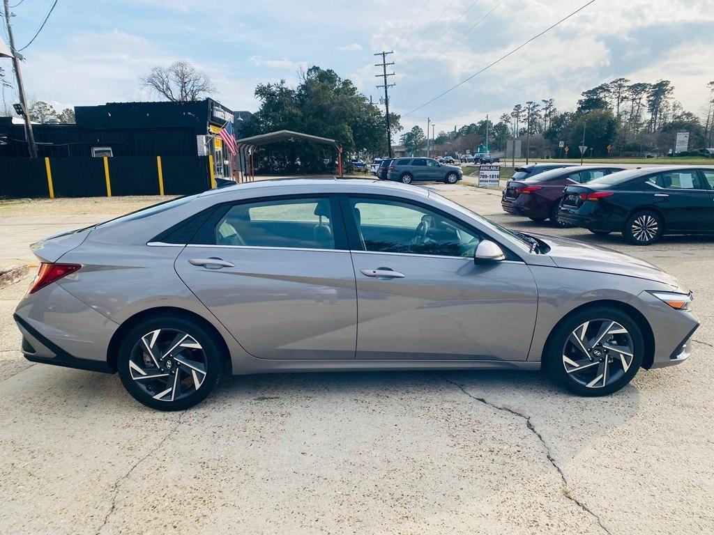 Hyundai Elantra SEL Convenience 2025