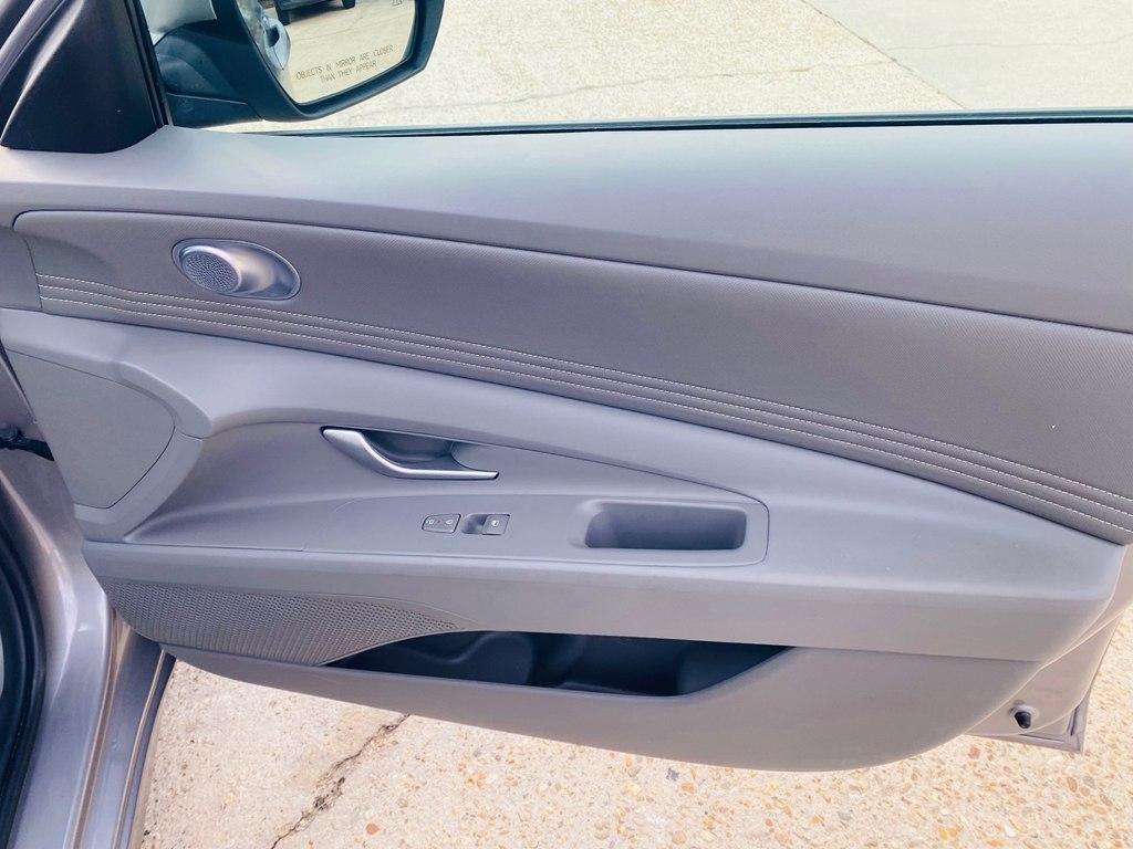 Hyundai Elantra SEL Convenience 2025