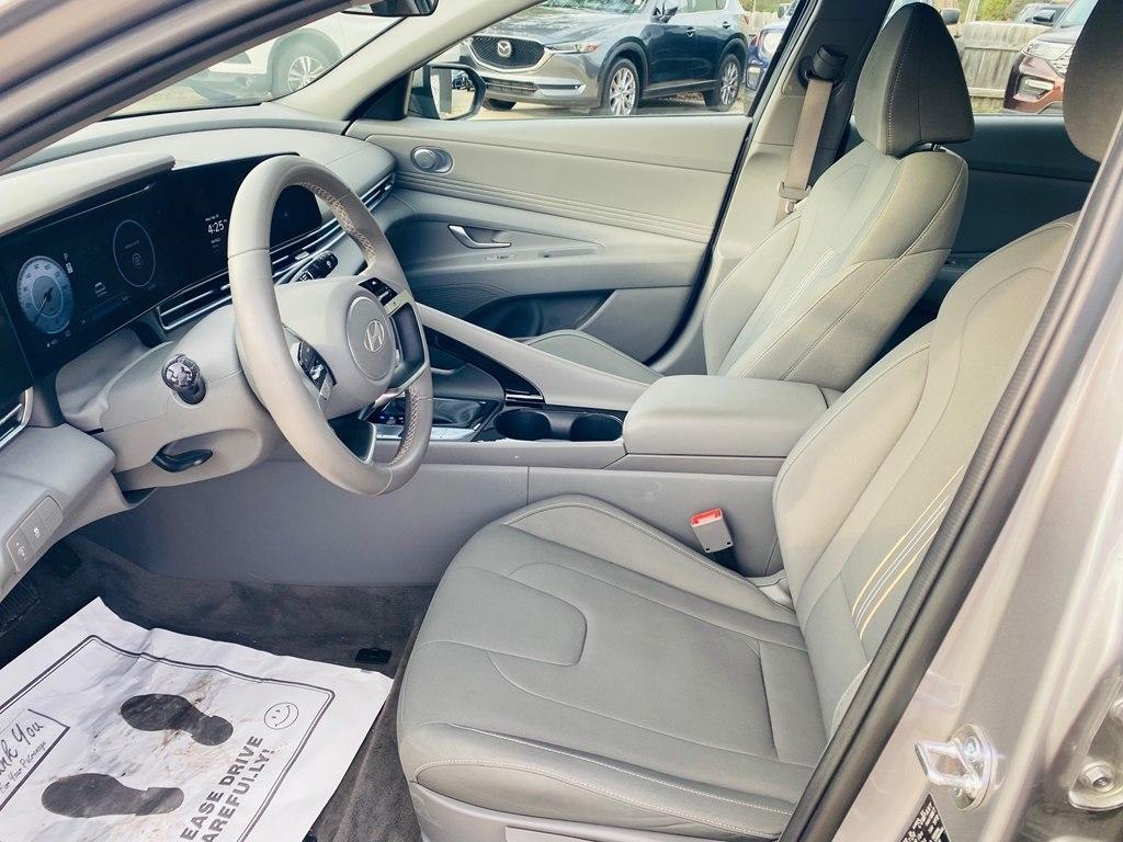 Hyundai Elantra SEL Convenience 2025