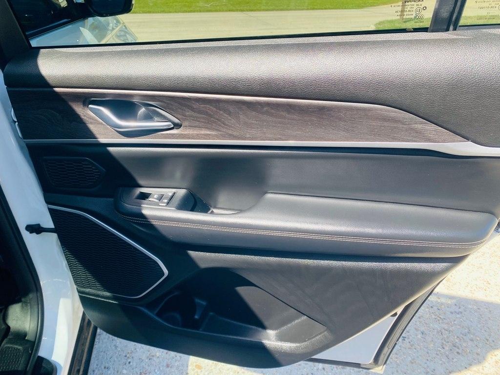 Jeep Grand Cherokee L Limited 2WD 2023