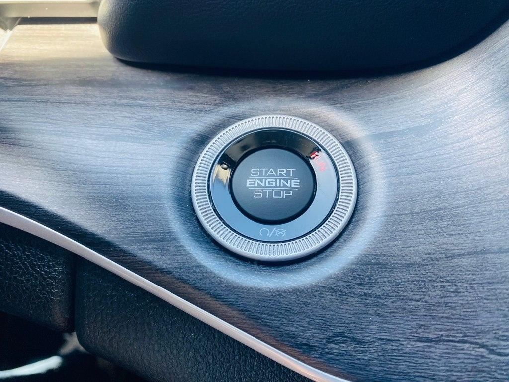 Jeep Grand Cherokee L Limited 2WD 2023